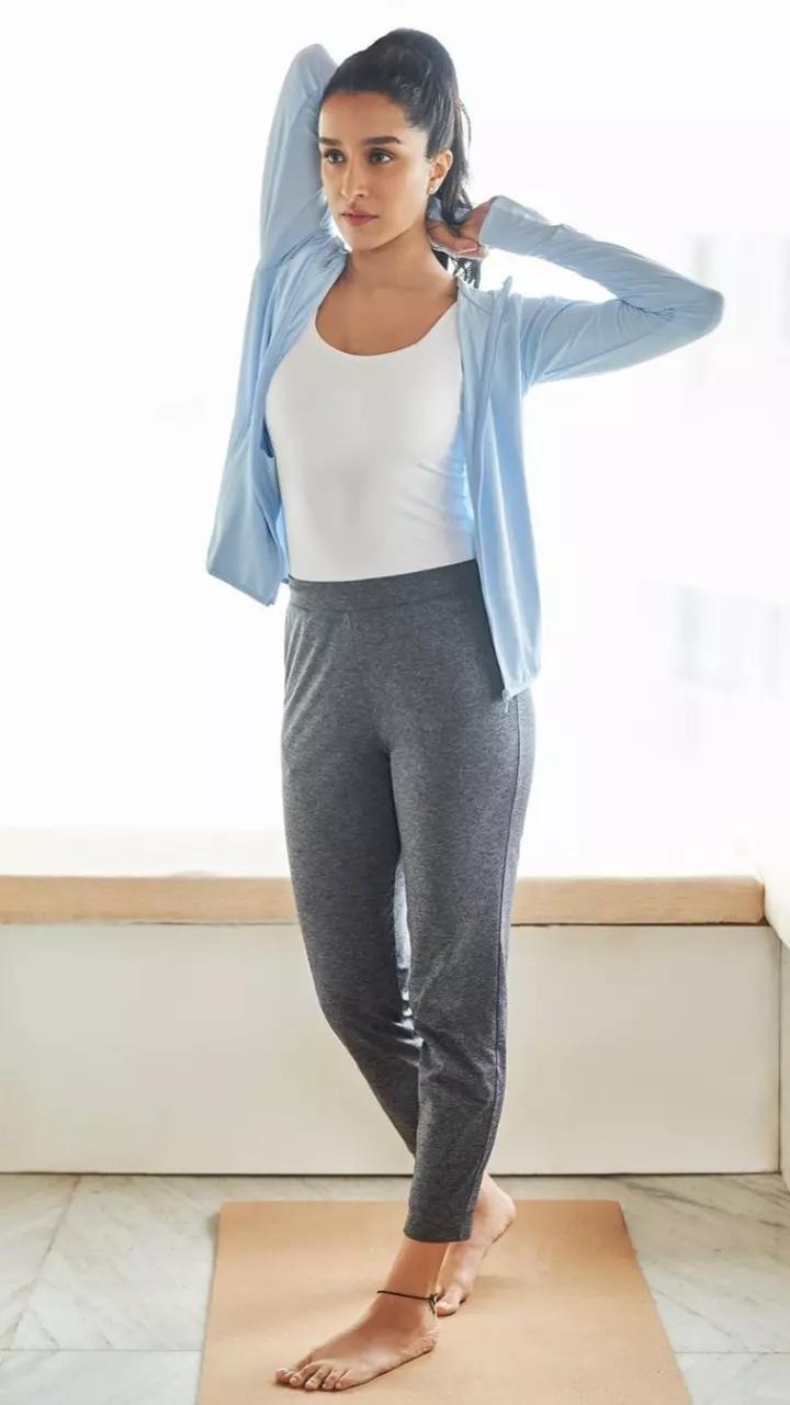 প্রতিদিন নিয়ম করে সাইক্লিং ও ট্রেডমিলে হাঁটেন অভিনেত্রী। দৈনিক ৩০–৪০ মিনিট সাইকেল চালান অথবা নিয়মিত ট্রেডমিলে হাঁটেন। এতে শরীরচর্চায় একঘেয়েমি আসে না, আর স্ট্যামিনা বাড়ে।